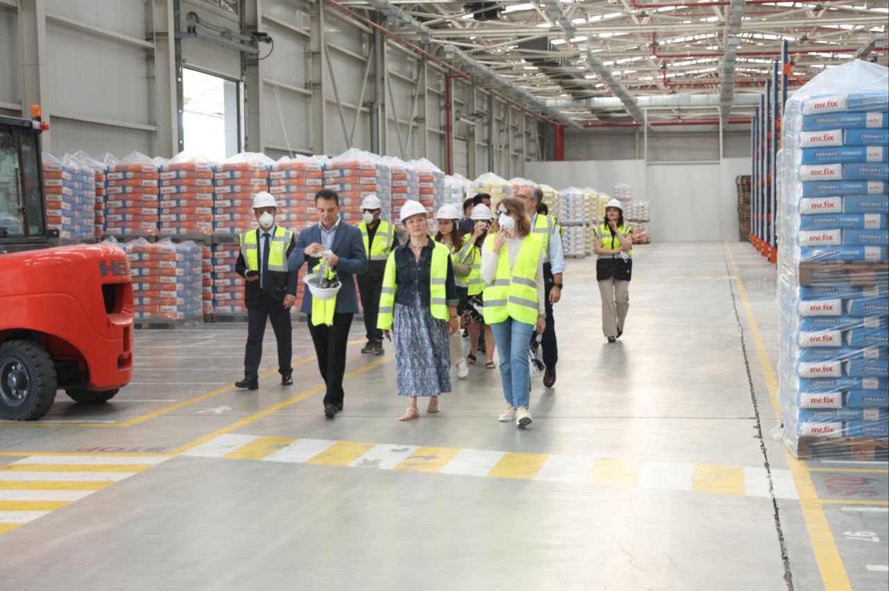 Azerbaijan keeping its finger on pulse of investments in nation's industrial zones (PHOTO)