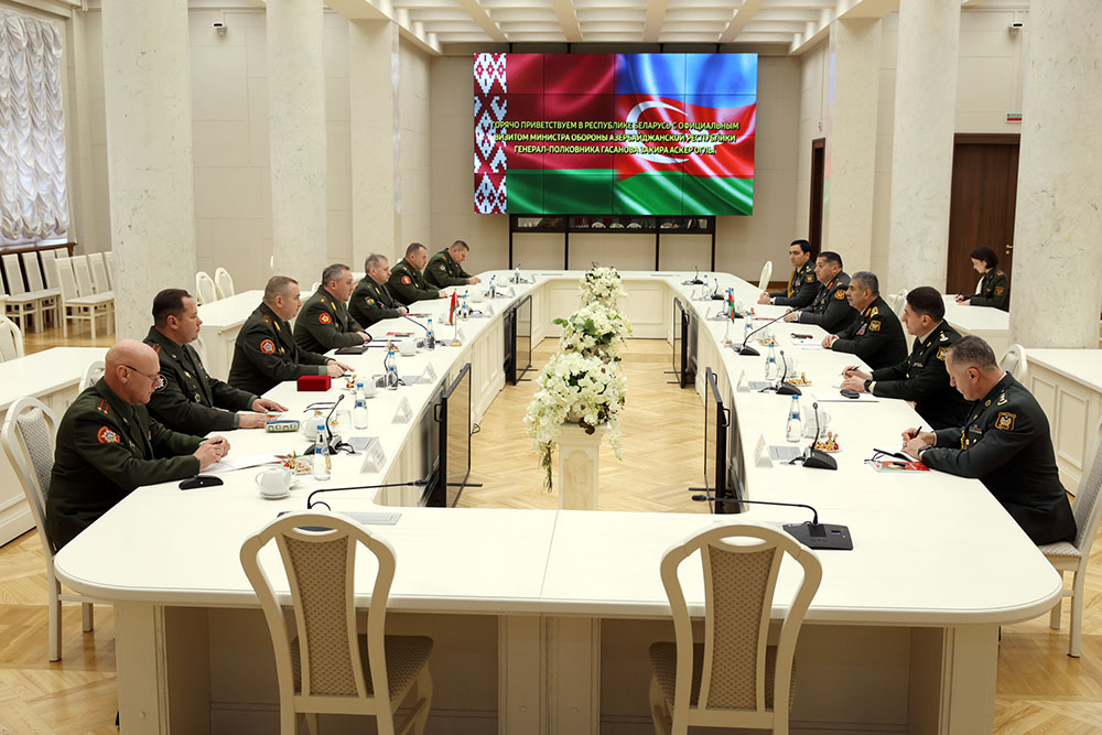 Azerbaijani, Belarusian defense heads meet in Minsk
