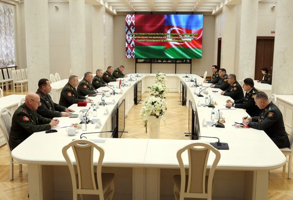 Azerbaijani, Belarusian defense heads meet in Minsk