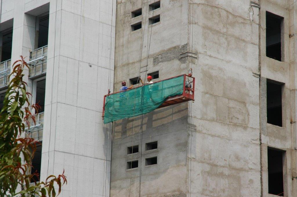 Serbia’s construction sector sees downturn in April 2025