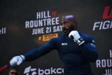 UFC on Caspian coast: fighters held an open training session in heart of Baku (PHOTO)