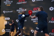 UFC on Caspian coast: fighters held an open training session in heart of Baku (PHOTO)