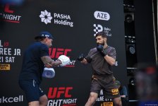 UFC on Caspian coast: fighters held an open training session in heart of Baku (PHOTO)