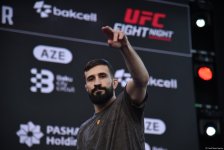 UFC on Caspian coast: fighters held an open training session in heart of Baku (PHOTO)