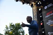 UFC on Caspian coast: fighters held an open training session in heart of Baku (PHOTO)