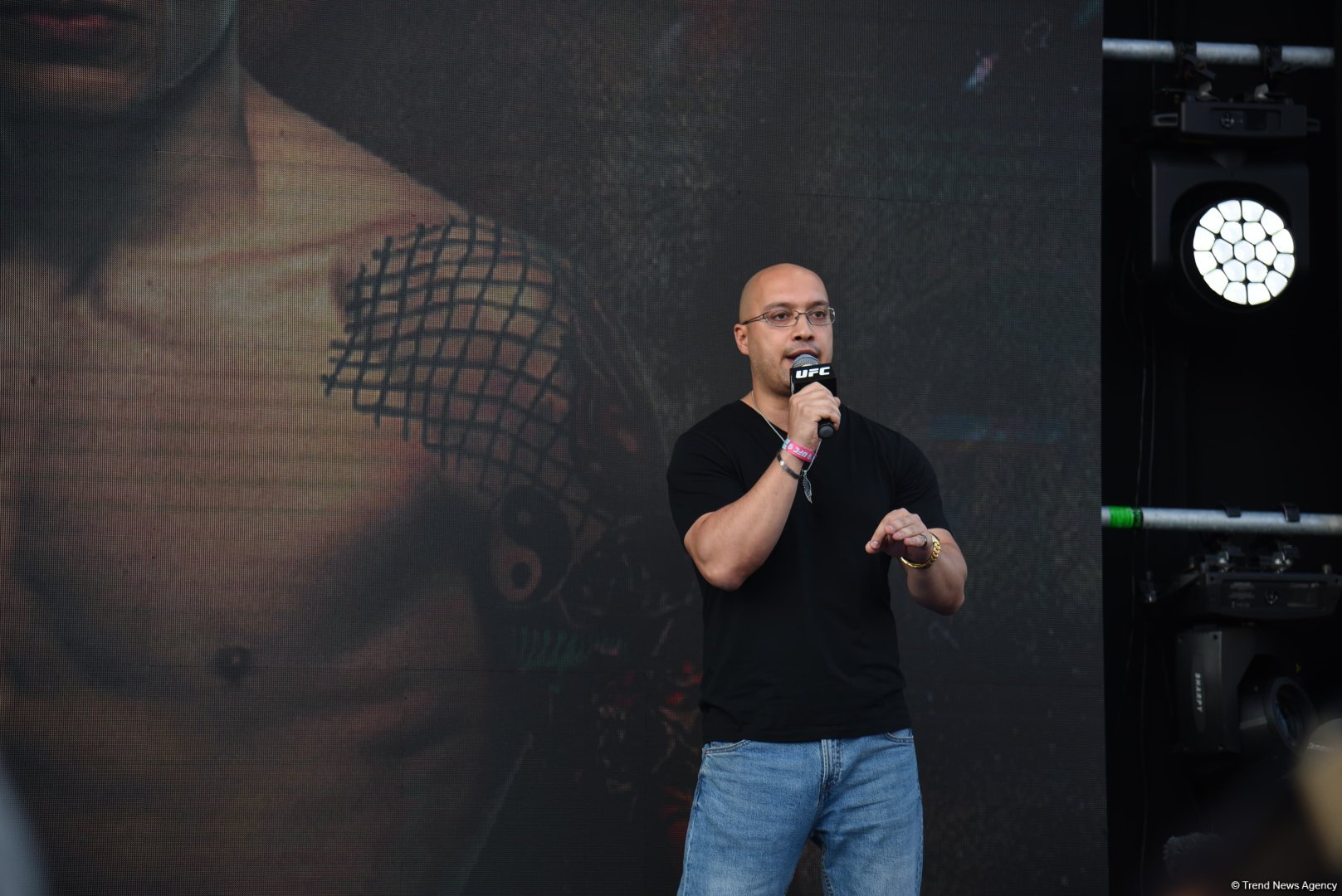 UFC on Caspian coast: fighters held an open training session in heart of Baku (PHOTO)