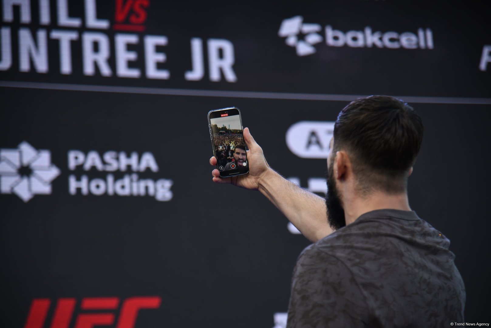 UFC on Caspian coast: fighters held an open training session in heart of Baku (PHOTO)