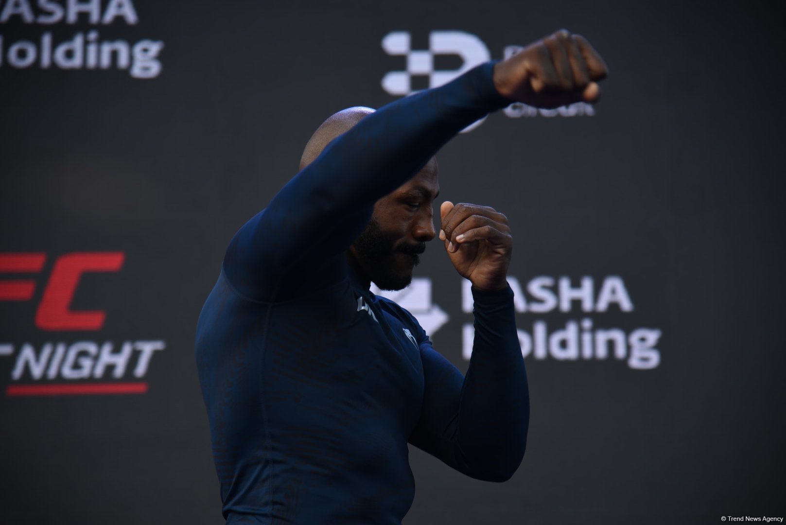 UFC on Caspian coast: fighters held an open training session in heart of Baku (PHOTO)
