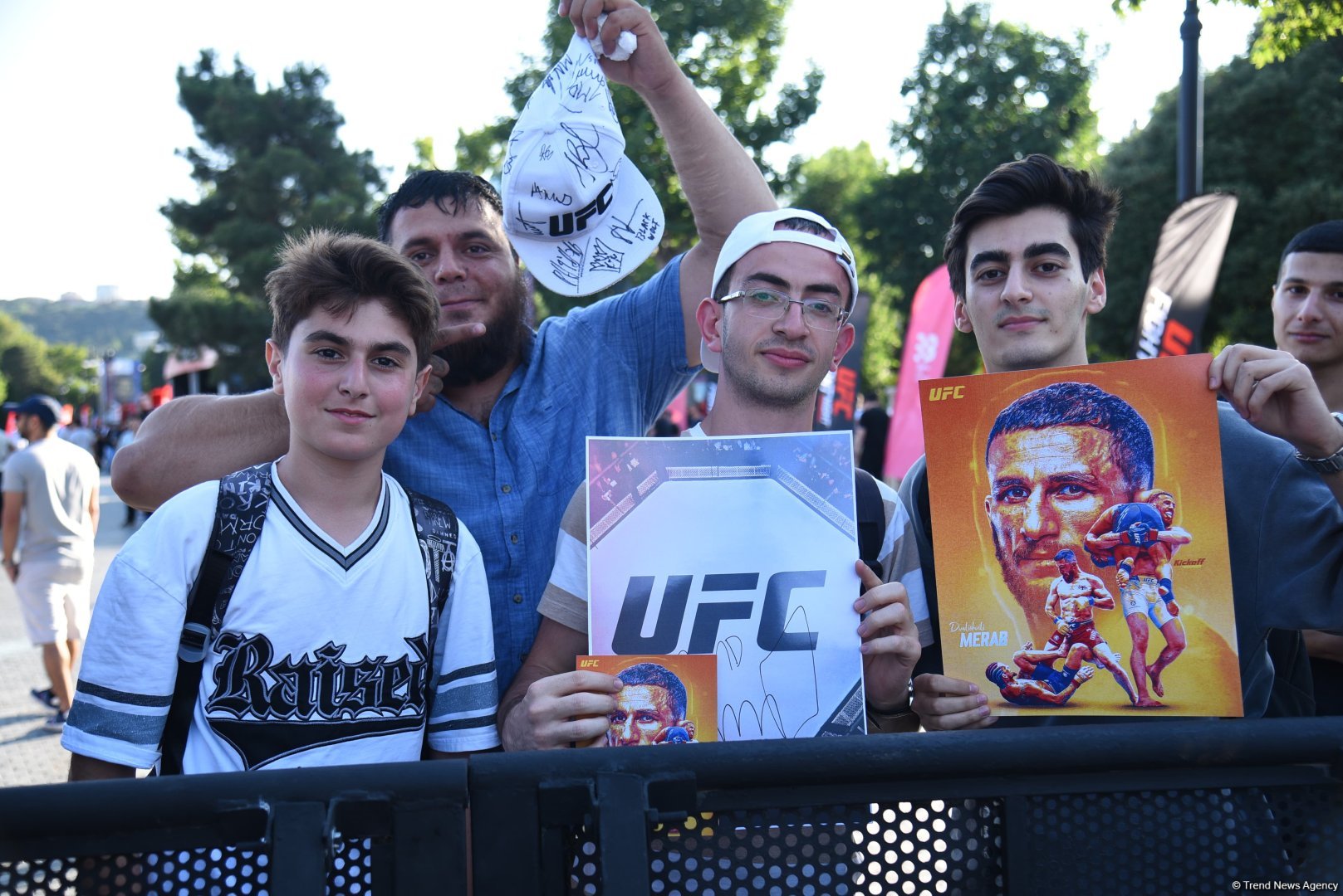 UFC on Caspian coast: fighters held an open training session in heart of Baku (PHOTO)