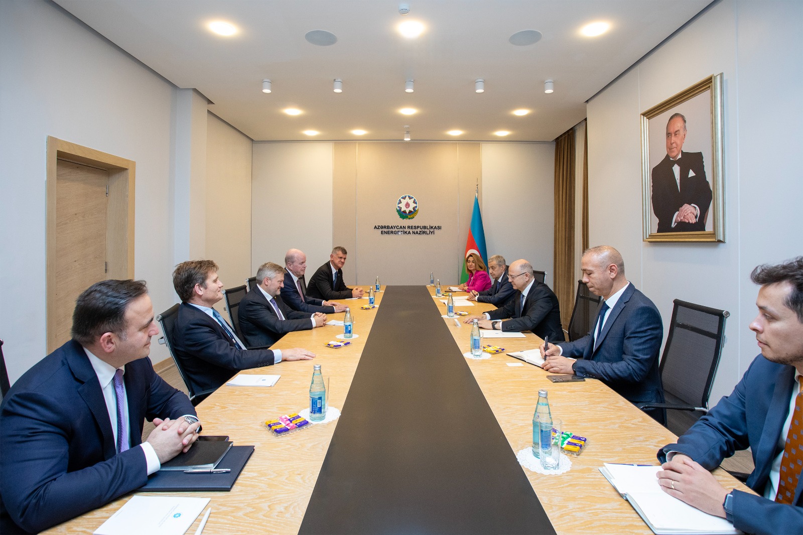 Azerbaijan's Energy Ministry deepens strategic energy cooperation with bp (PHOTO)