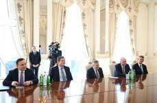 President Ilham Aliyev receives CEO of bp (PHOTO)