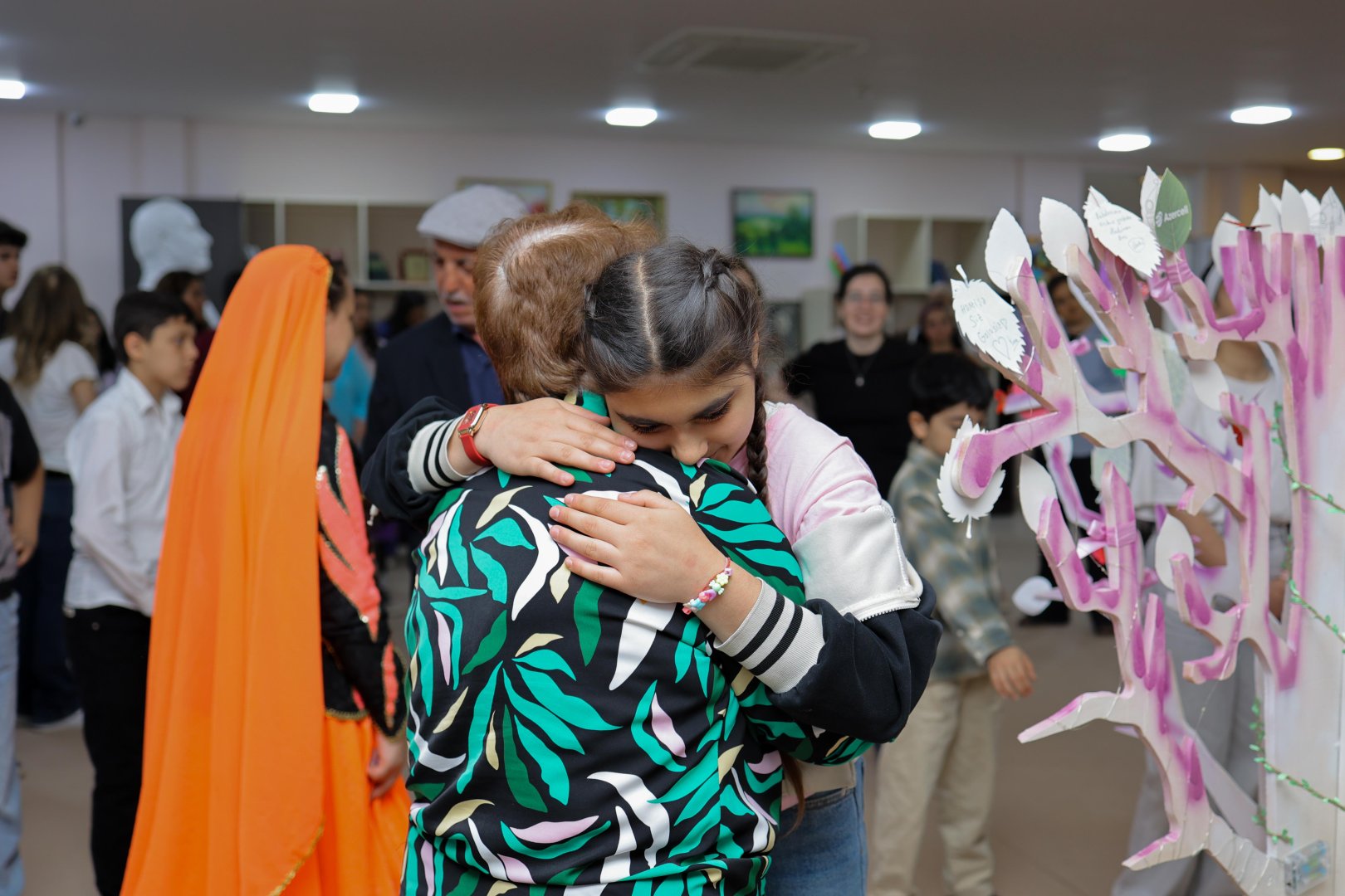 Azercell brings together two generations in need of care (PHOTO)