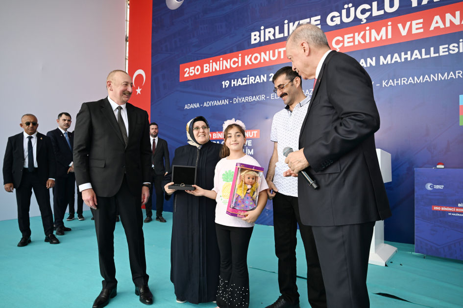 President Ilham Aliyev, President Recep Tayyip Erdoğan attend opening ceremony of “Azerbaijan” neighborhood in Kahramanmaraş (PHOTO)