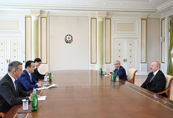 President Ilham Aliyev receives Uzbekistan's minister of investment, industry and trade (PHOTO/VIDEO)