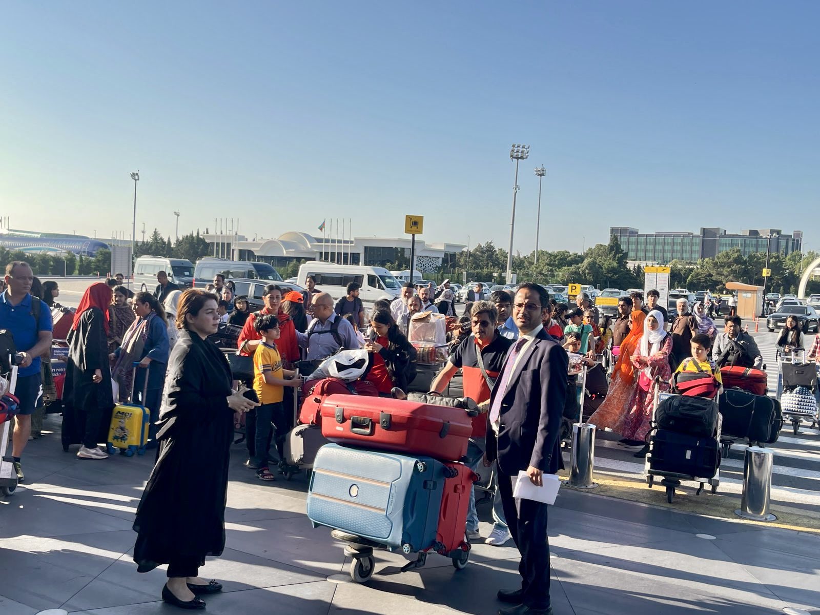 Pakistani ambassador to Azerbaijan reveals number of compatriot evacuees from Iran (PHOTO)