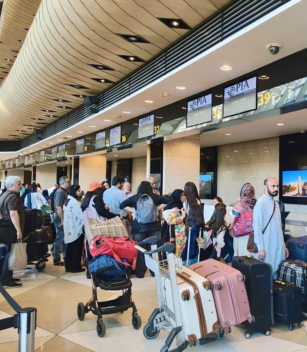 Pakistani ambassador to Azerbaijan reveals number of compatriot evacuees from Iran (PHOTO)