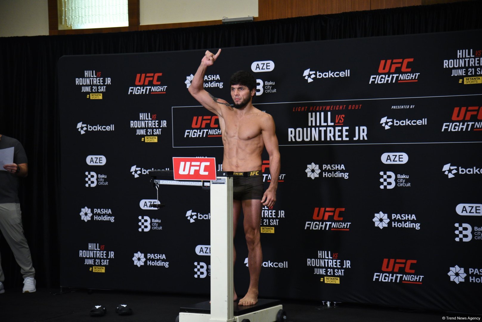 Baku hosts official weigh-in ceremony for UFC Fight Night participants (PHOTO)