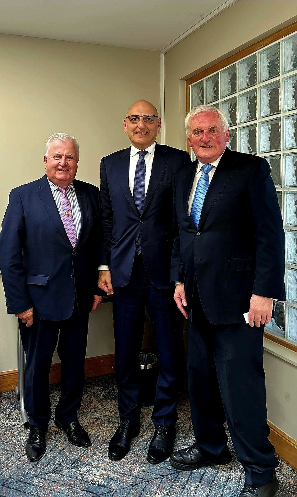 Elchin Amirbayov holds talks in Ireland on Azerbaijan-Armenia normalization (PHOTO)