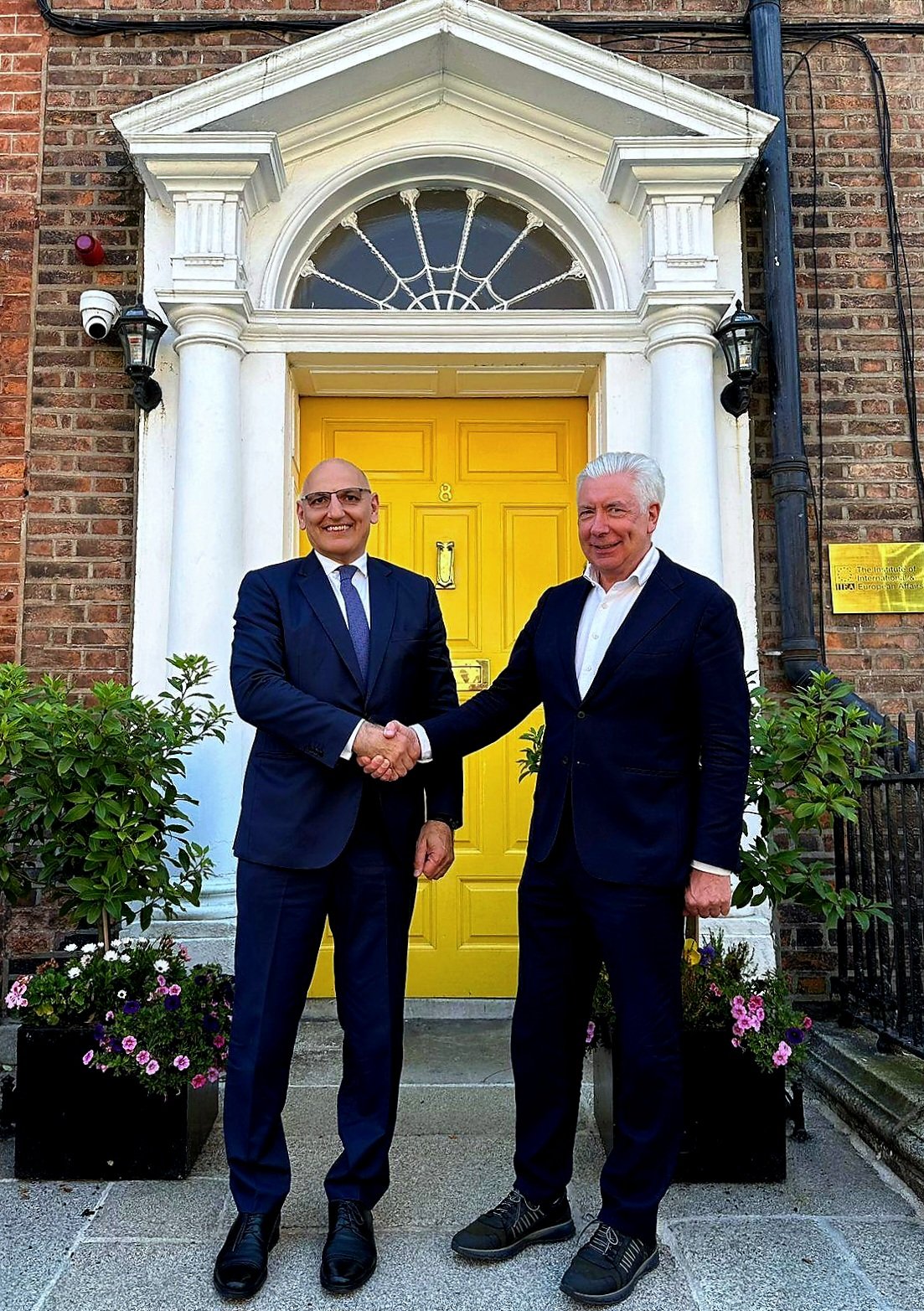Elchin Amirbayov holds talks in Ireland on Azerbaijan-Armenia normalization (PHOTO)