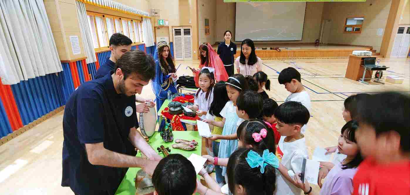 South Korean elementary school hosts Azerbaijan Day cultural event (PHOTO)