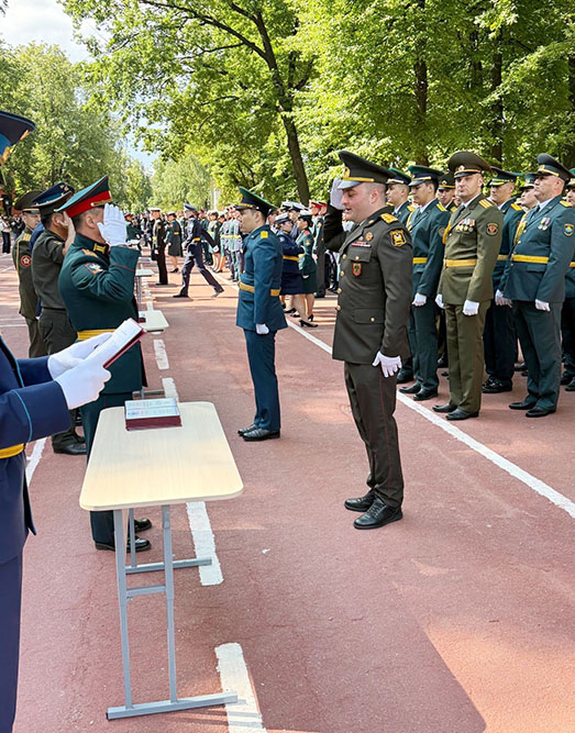 Azerbaijani military personnel graduating in Russia receive diplomas (PHOTO)