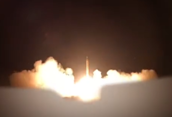 Footage shows Iran launching missiles at U.S. base in Qatar (VIDEO)