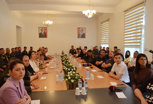 Azerbaijan Defense Ministry rolls out red carpet for gathering with media and NGOs (PHOTO)