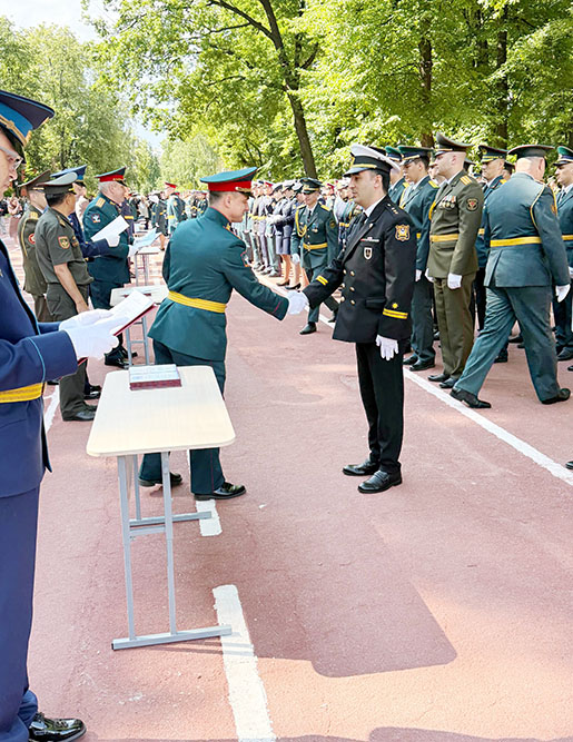 Azerbaijani military personnel graduating in Russia receive diplomas (PHOTO)