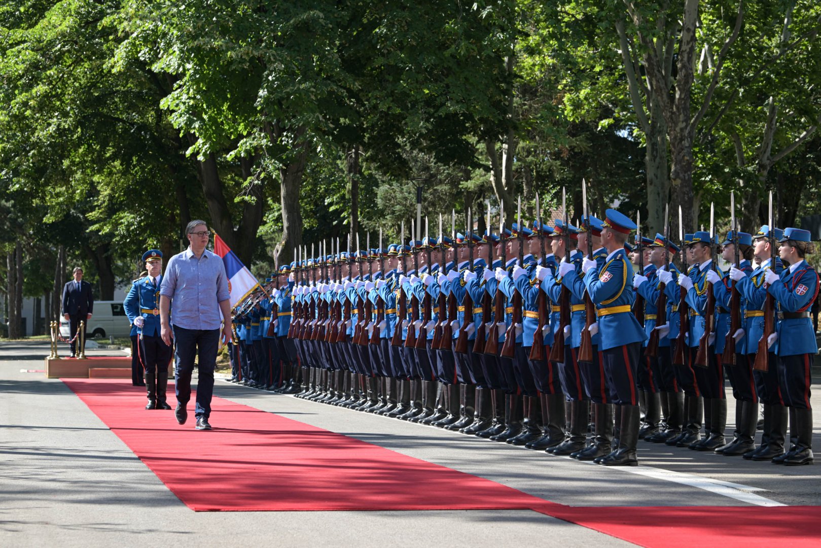 Serbia’s president announces elephantine military parade ever (PHOTO)
