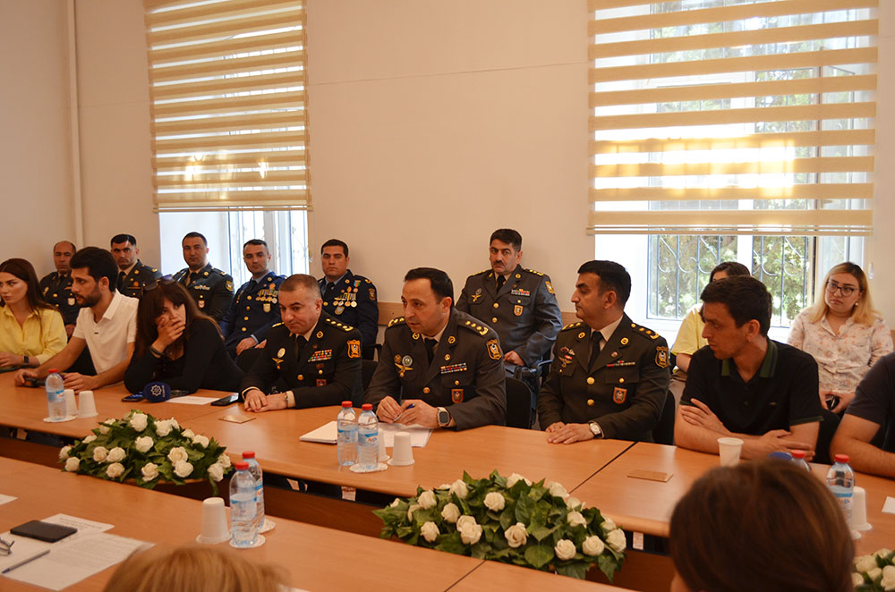 Azerbaijan Defense Ministry rolls out red carpet for gathering with media and NGOs (PHOTO)