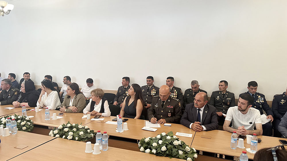 Azerbaijan Defense Ministry rolls out red carpet for gathering with media and NGOs (PHOTO)
