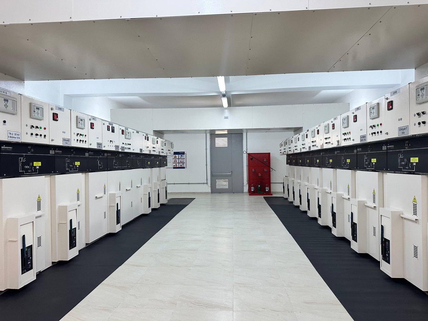 Azerbaijan overhauls its Yevlakh junction substation with latest technologies (PHOTO)