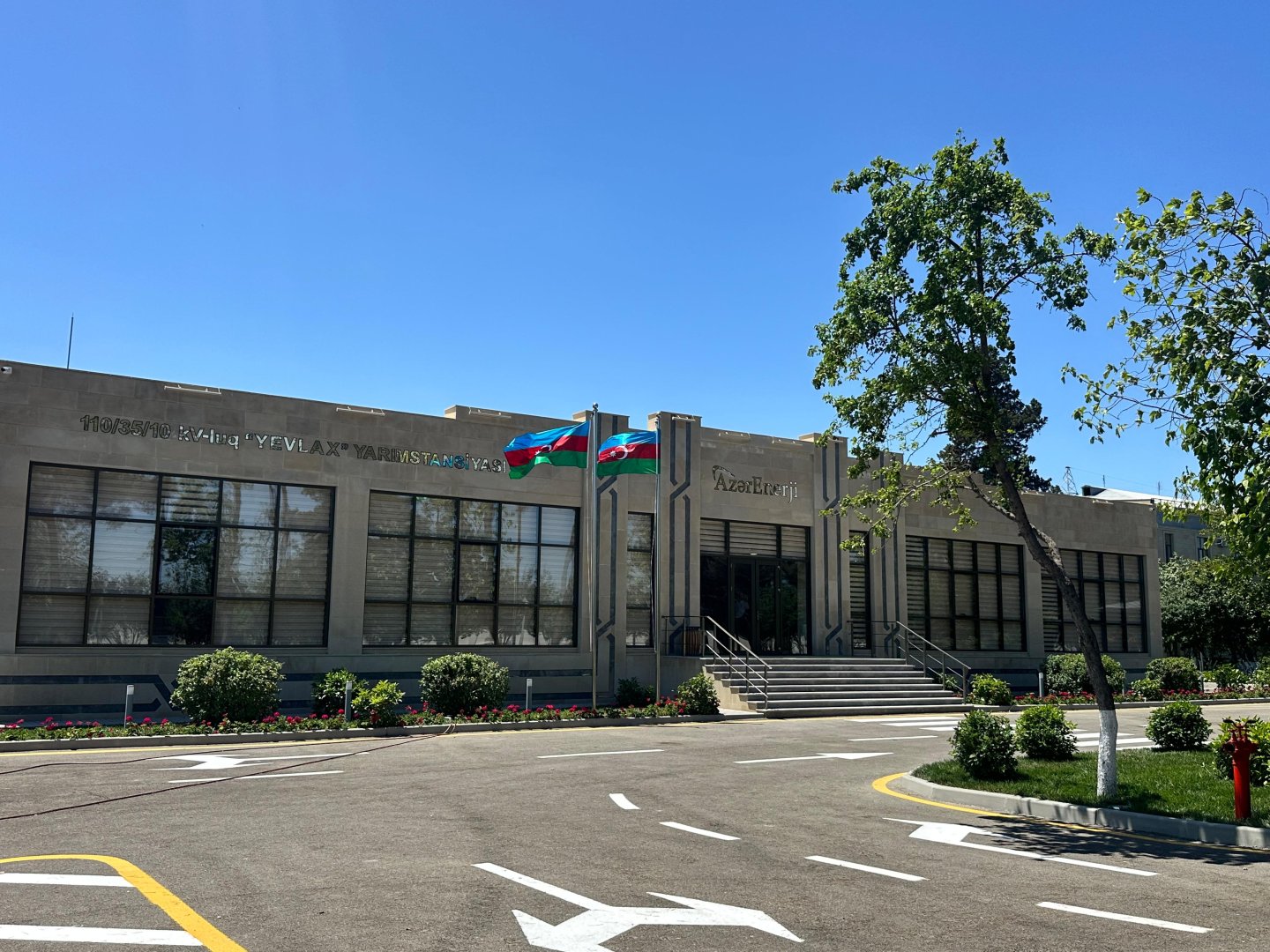 Azerbaijan overhauls its Yevlakh junction substation with latest technologies (PHOTO)