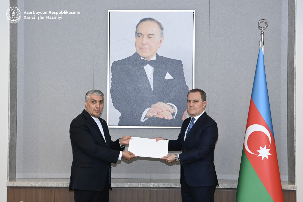 Azerbaijani FM receives credentials of new Iranian ambassador