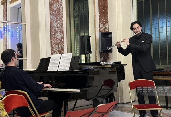 Attendee of 3rd Azerbaijani Diaspora Youth Summer Camp wins int'l award in Paris, France