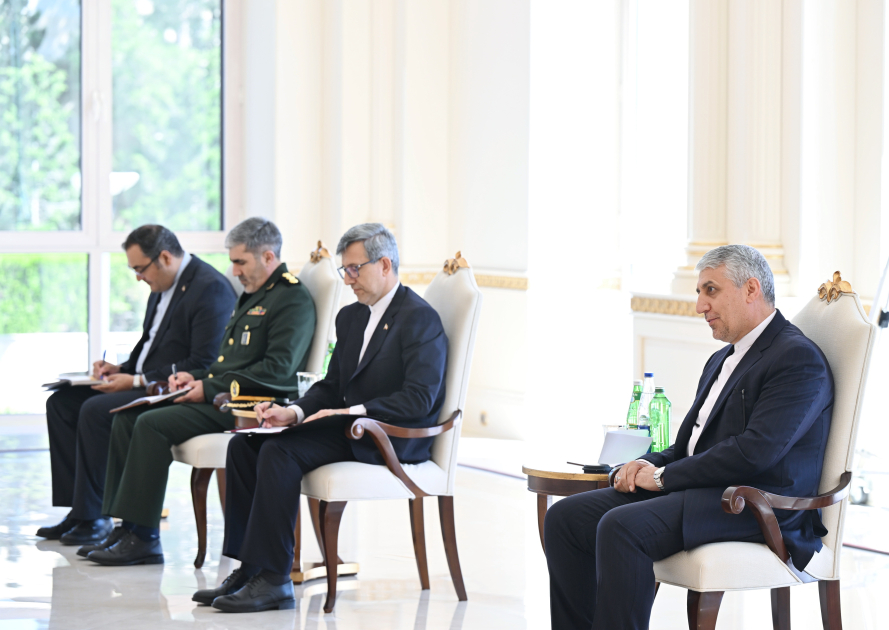 President Ilham Aliyev accepts credentials of newly appointed ambassador of Iran (PHOTO)