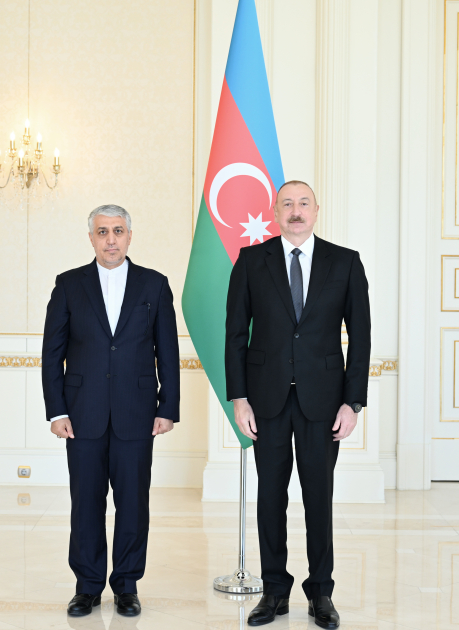 President Ilham Aliyev accepts credentials of newly appointed ambassador of Iran (PHOTO)