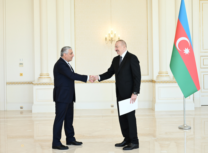 President Ilham Aliyev accepts credentials of newly appointed ambassador of Iran (PHOTO)