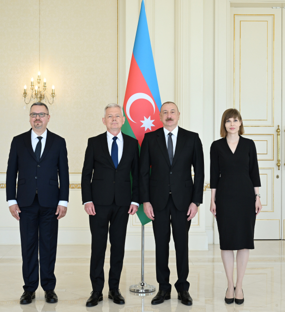 President Ilham Aliyev accepts credentials of newly appointed ambassador of Poland (PHOTO/VIDEO)