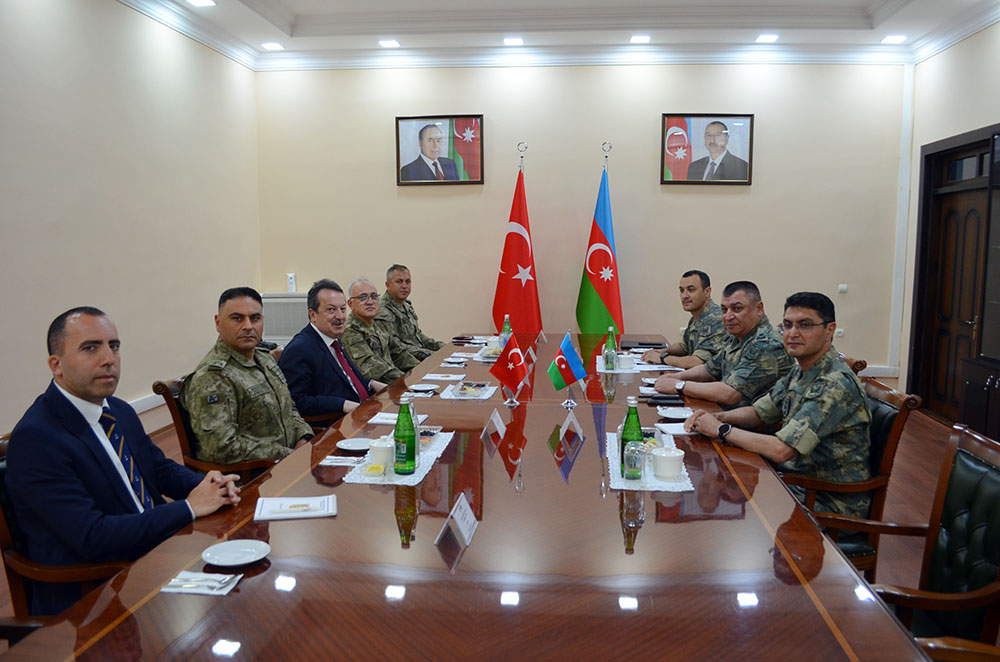 Delegation of Turkish National Defense University visits Azerbaijan Land Forces Command (PHOTO)