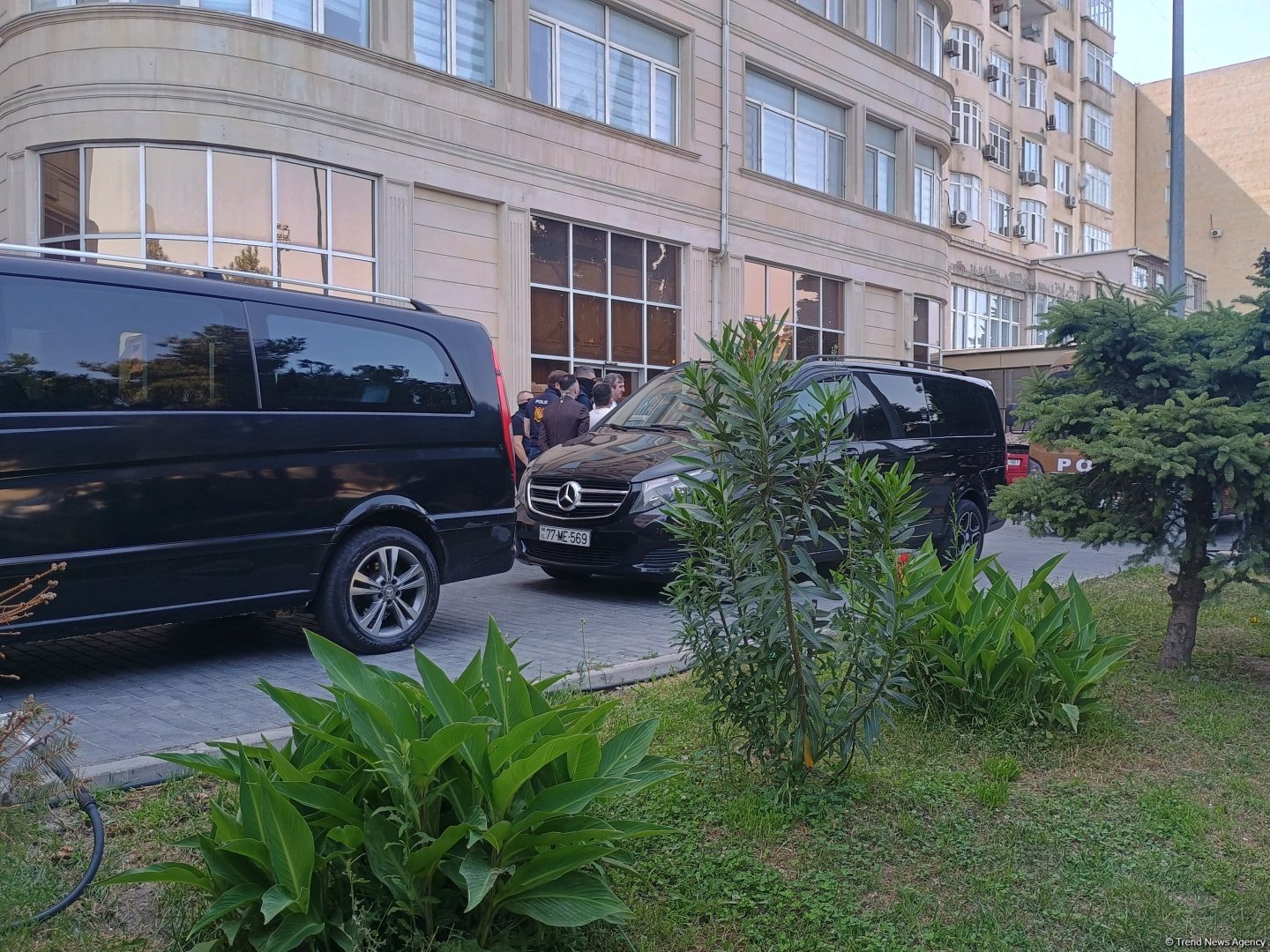 Azerbaijan announces police raid on suspended Sputnik office (PHOTO/VIDEO)