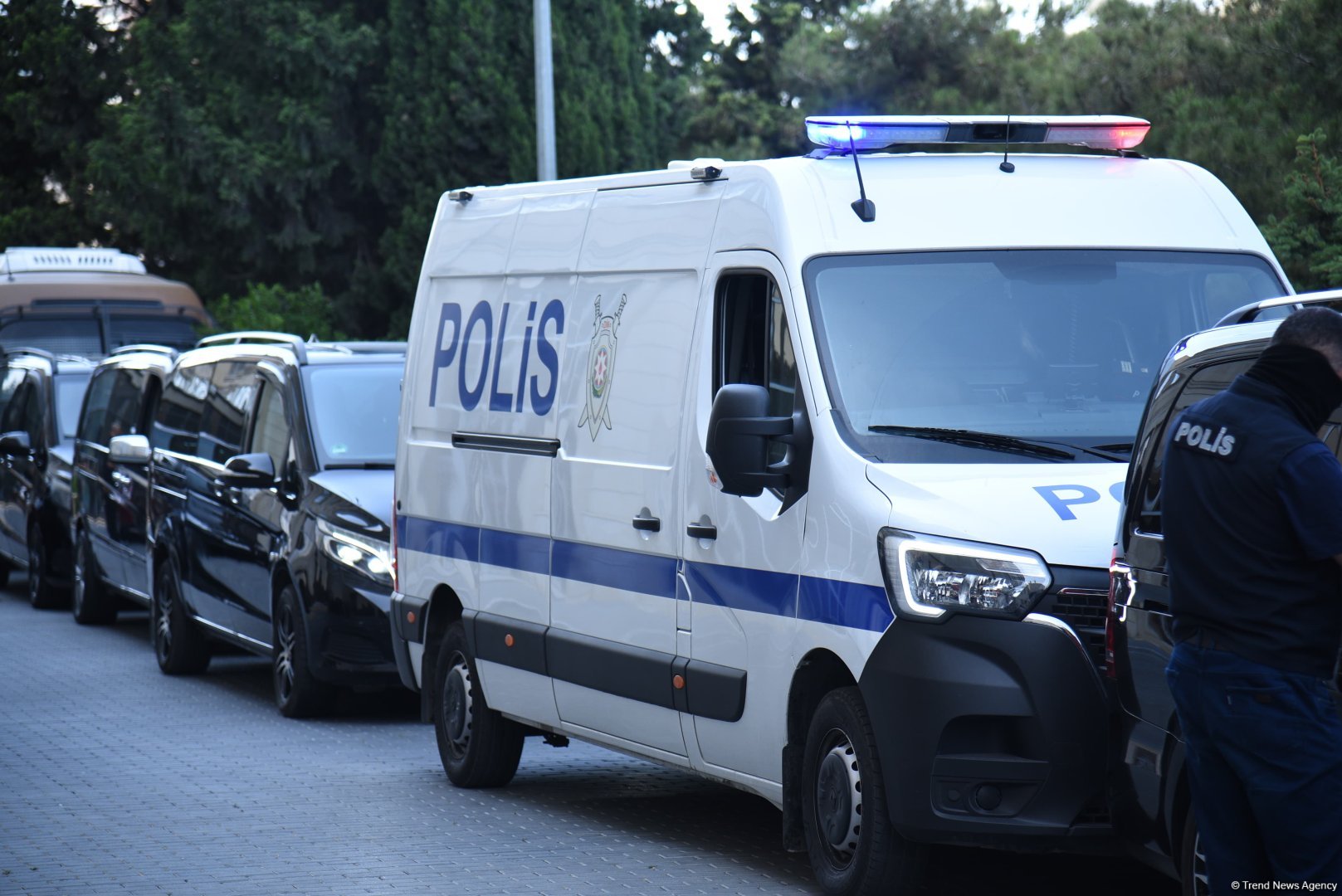 Azerbaijan announces police raid on suspended Sputnik office (PHOTO/VIDEO)