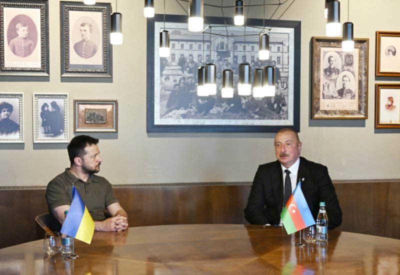 Ukrainian president makes phone call to President Ilham Aliyev