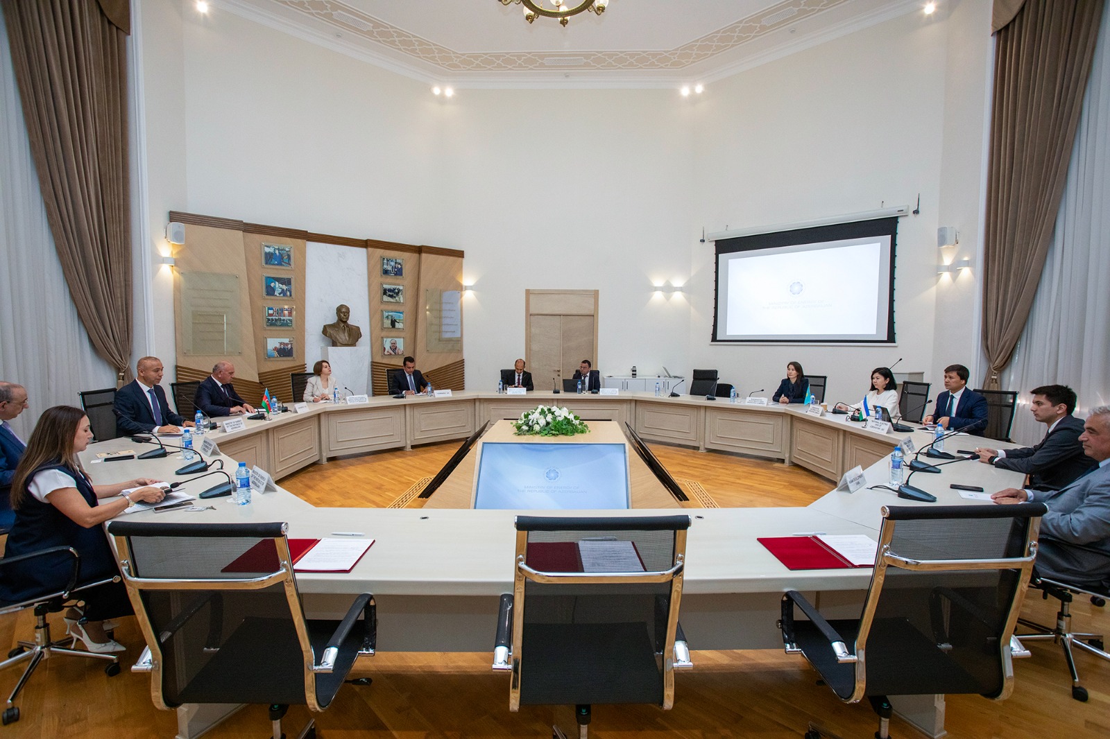Joint venture set up for Azerbaijan-Central Asia Green Energy Corridor project (PHOTO)
