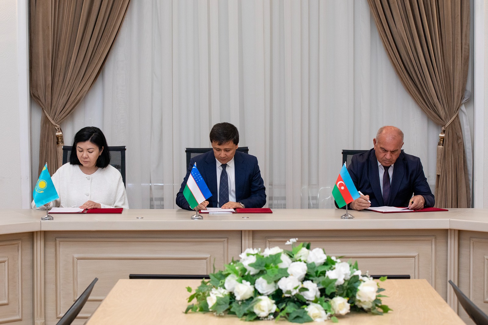Joint venture set up for Azerbaijan-Central Asia Green Energy Corridor project (PHOTO)