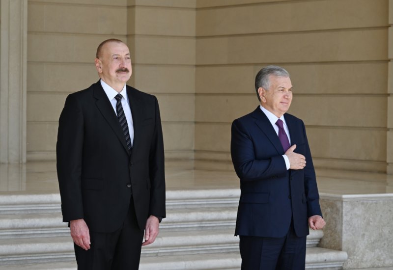 Baku hosts official welcome ceremony for President Shavkat Mirziyoyev (PHOTO)