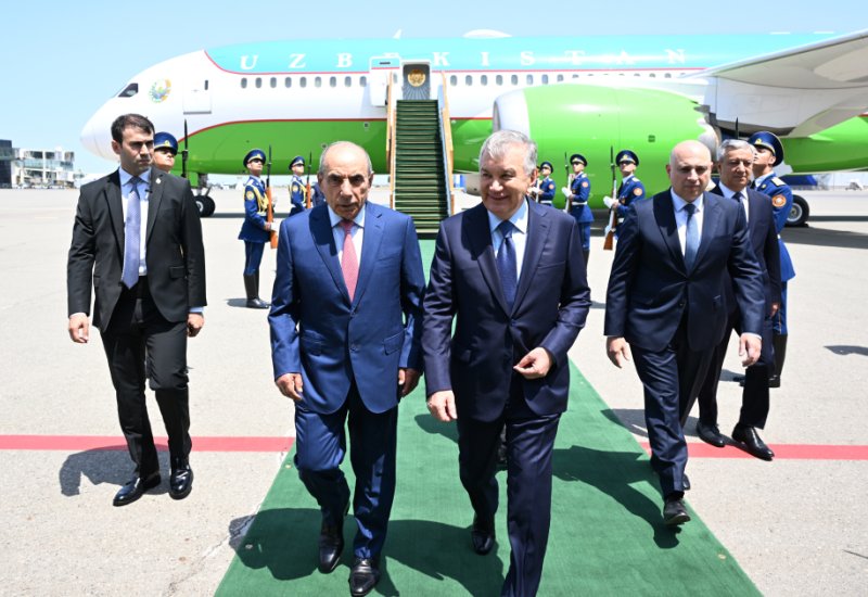 President of Uzbekistan arrives in Azerbaijan for state visit (PHOTO)