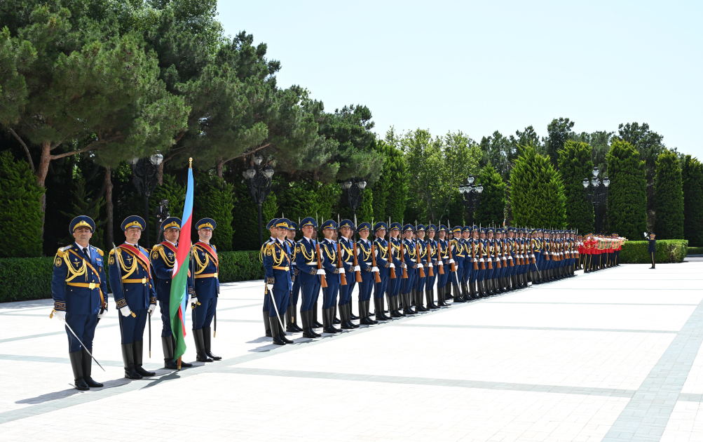 Baku hosts official welcome ceremony for President Shavkat Mirziyoyev (PHOTO/VIDEO)