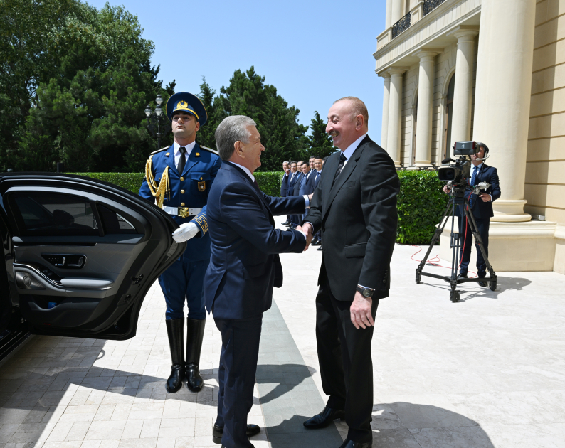 Baku hosts official welcome ceremony for President Shavkat Mirziyoyev (PHOTO/VIDEO)