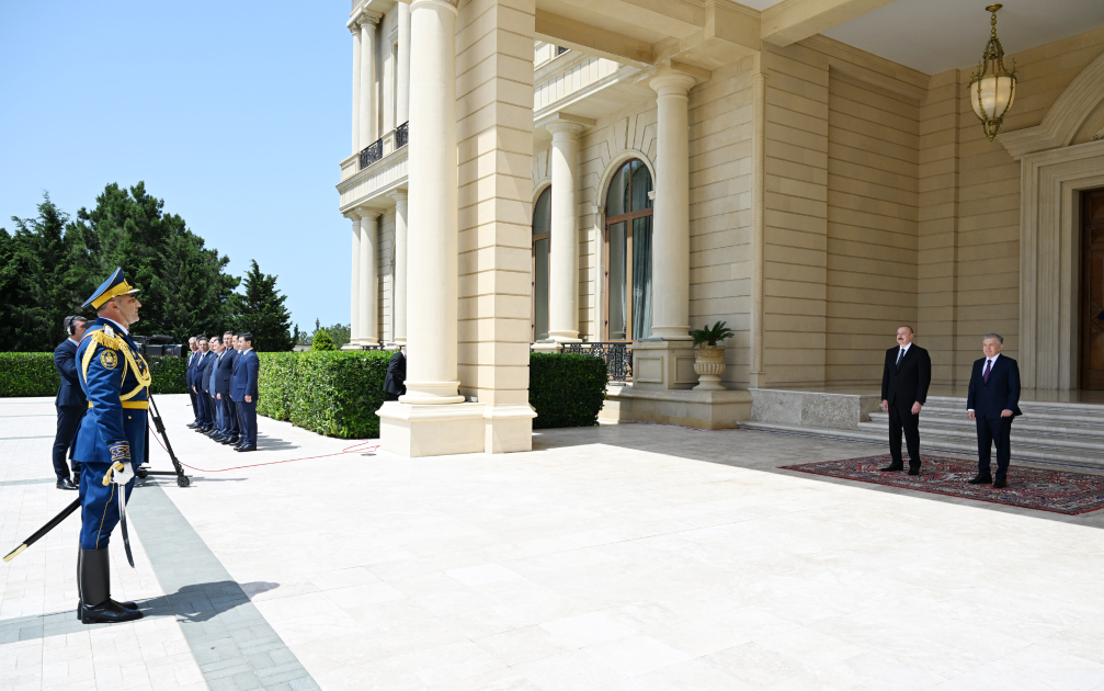 Baku hosts official welcome ceremony for President Shavkat Mirziyoyev (PHOTO/VIDEO)